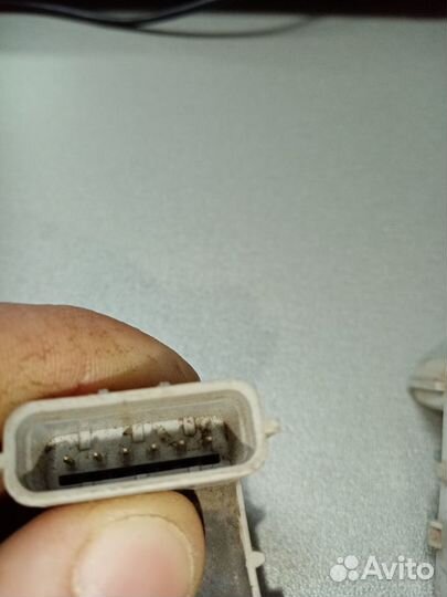 Датчик парктроника hyundai 95720-2V100