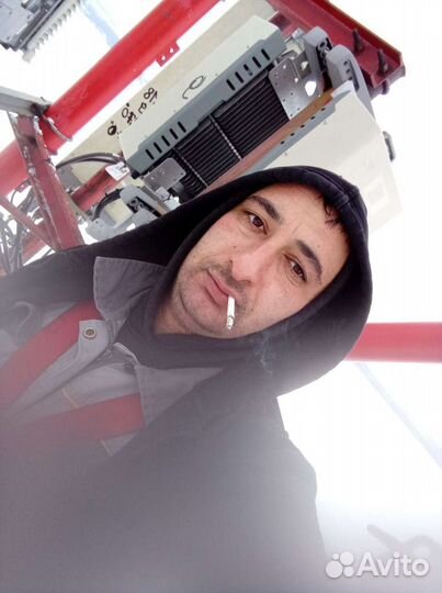 Инженер, бригадир, монтажник, альпинист, энергетик