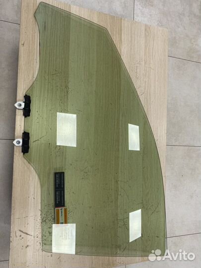 Стекло двери передние левое Rav 4 XA50