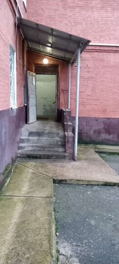 Комната 13,5 м² в 9-к., 2/2 эт.