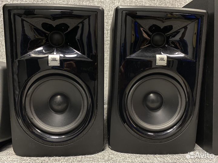 Студийные мониторы JBL 305p mkii