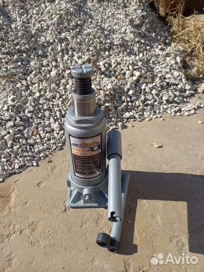 Домкрат гидравлический 10/12 тонн