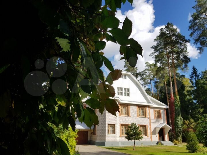 Дом 250 м² на участке 23 сот.