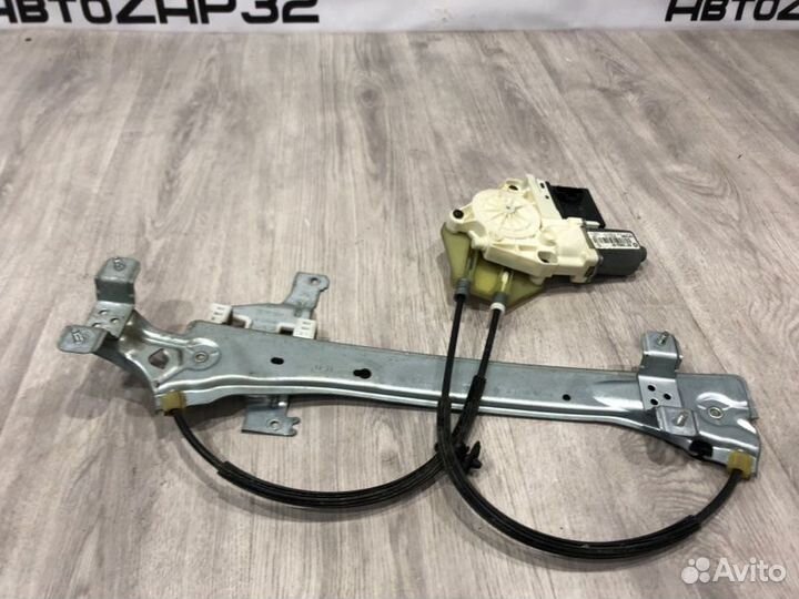 Стеклоподъемник задний правый Renault Megane 3