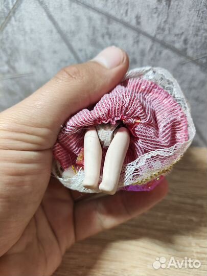 Кукла фарфоровая подвесная