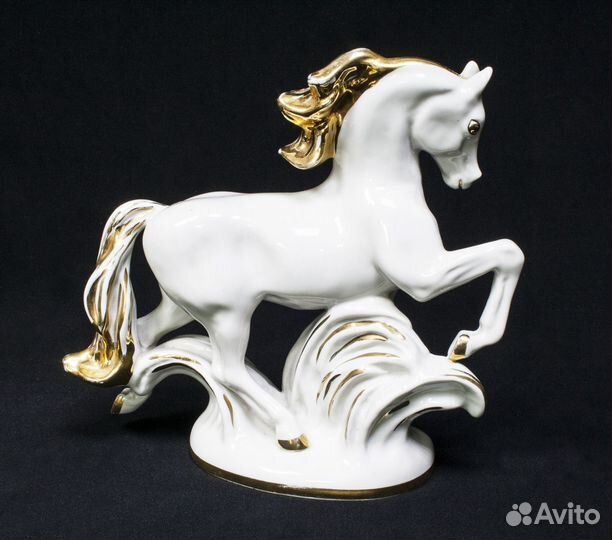 Статуэтка Конь-огонь, лфз, 1960-е годы, потертости