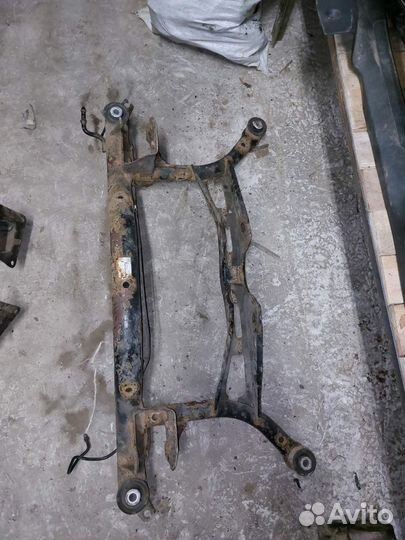 Подрамник задний Volkswagen Passat B6