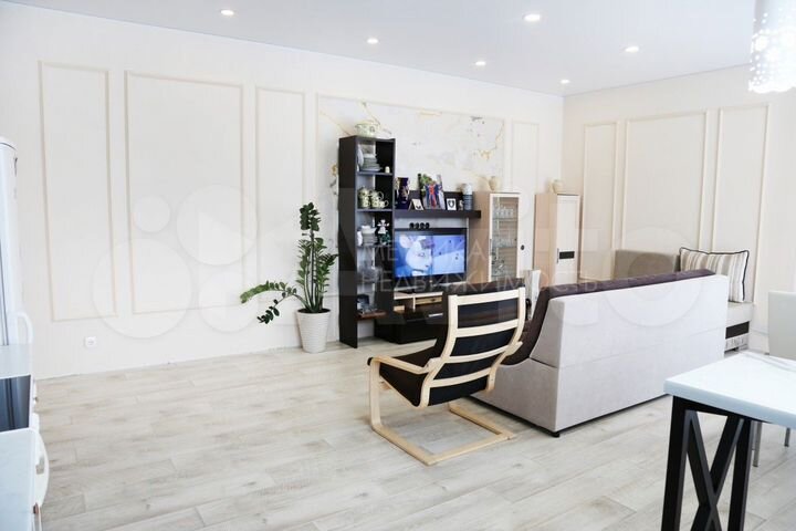 Дом 270 м² на участке 12 сот.