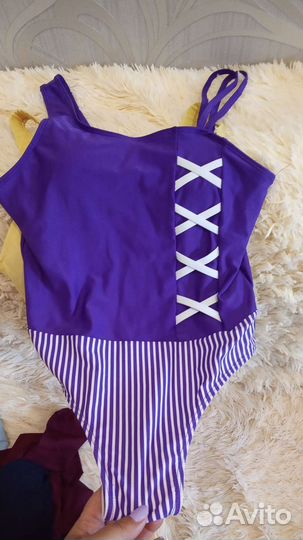 Купальник слитный на 10-12 л