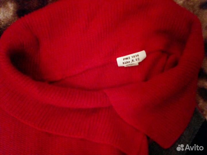 Свитер вязанный