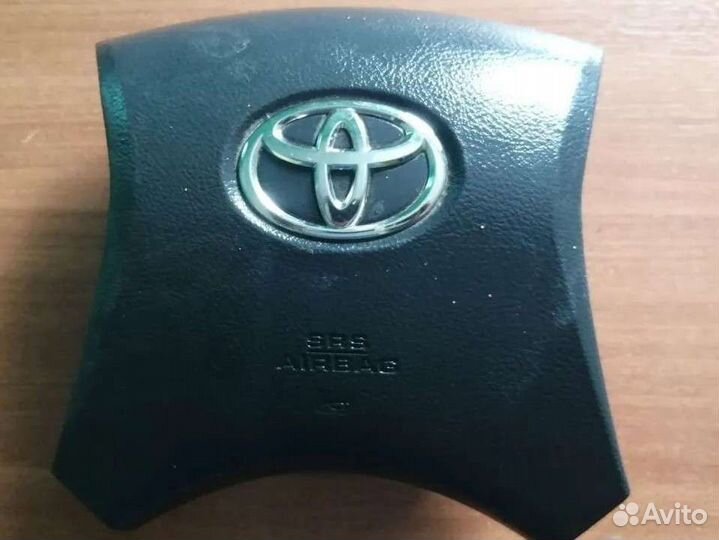 Подушка безопасности водителя Toyota Camry V40