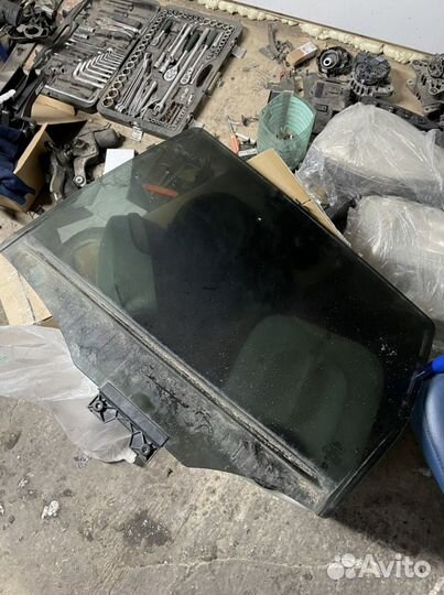 Стекло заднее левое Ford Kuga II