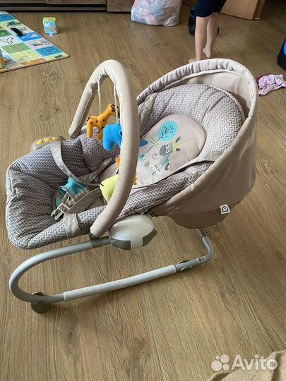 Шезлонг для новорожденных