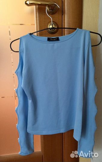 Стильная голубая кофточка