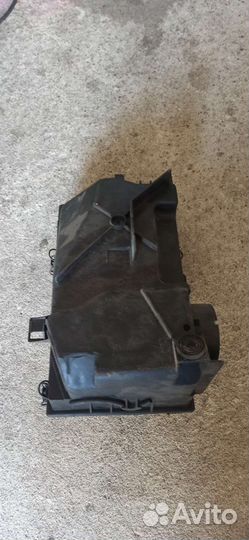 Короб для воздушного фильтра двигателя