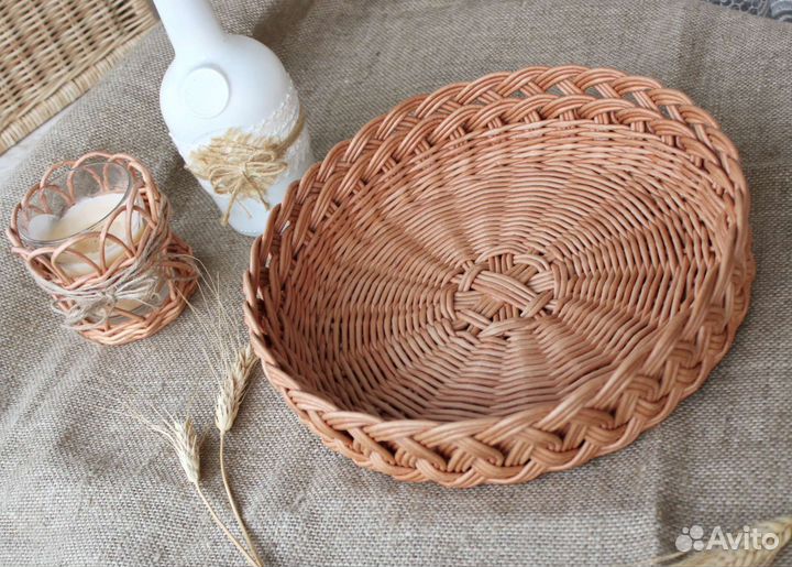 Поднос плетеный