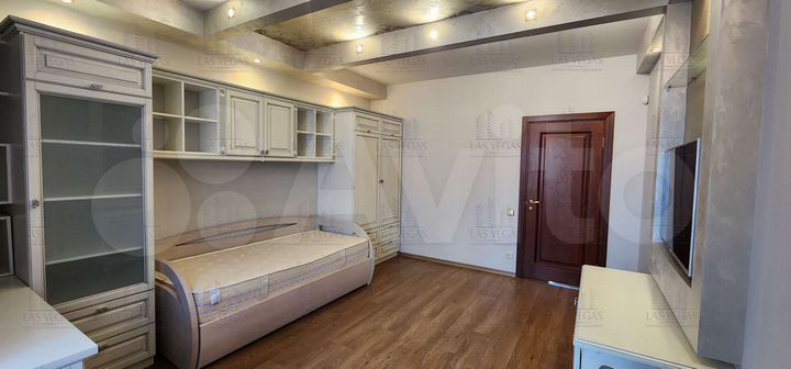 3-к. квартира, 106 м², 13/18 эт.