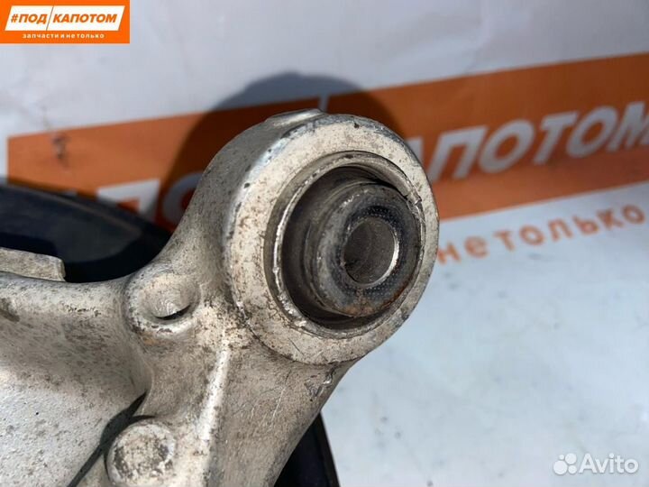 Кулак задний левый Honda Accord 8 рест. 2012