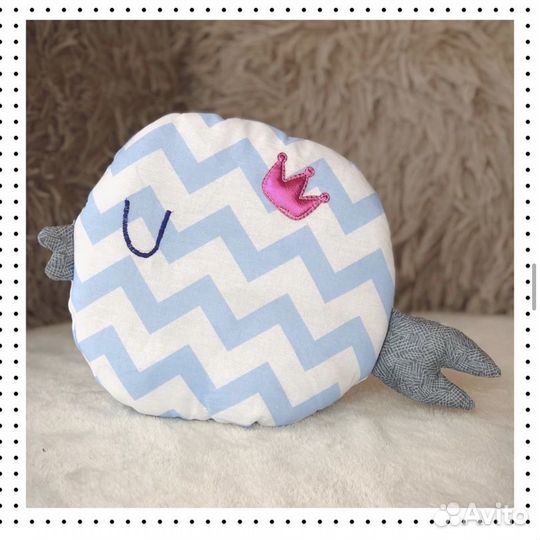 Игрушка-подушка в кроватку