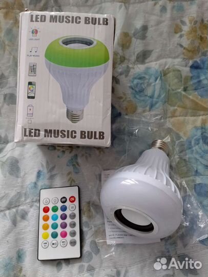 Музыкальная колонка и лампа светодиодная новая