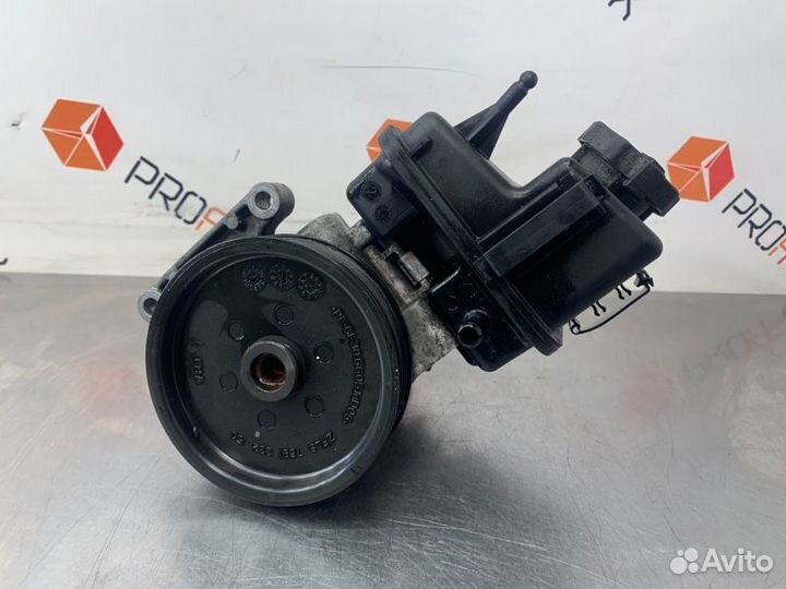 Насос гидроусилителя руля Mercedes C-Class W204