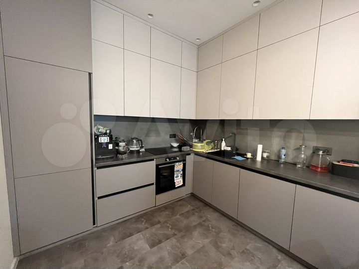 3-к. квартира, 150 м², 1/4 эт.