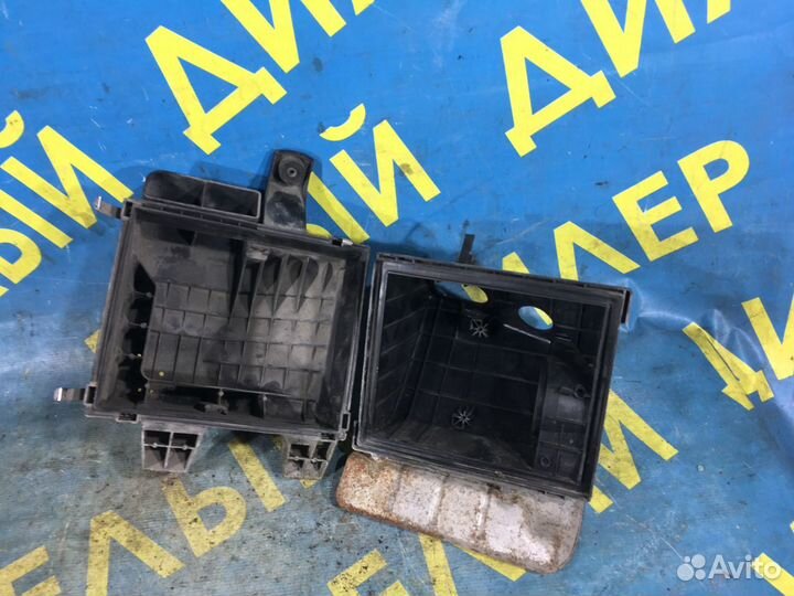 Корпус воздушного фильтра Audi A4 B5