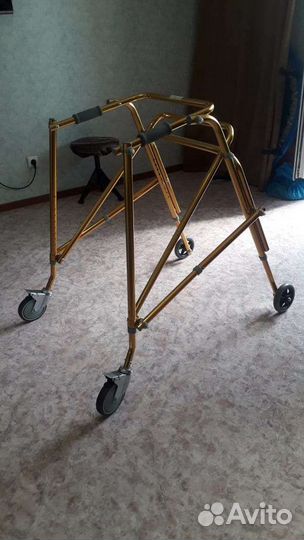 Ходунки для взрослых на колесах