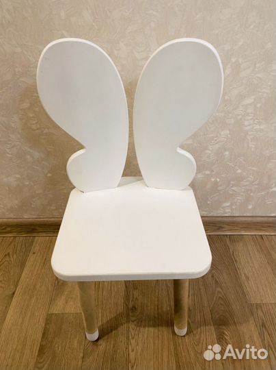 Детский столик со стулом