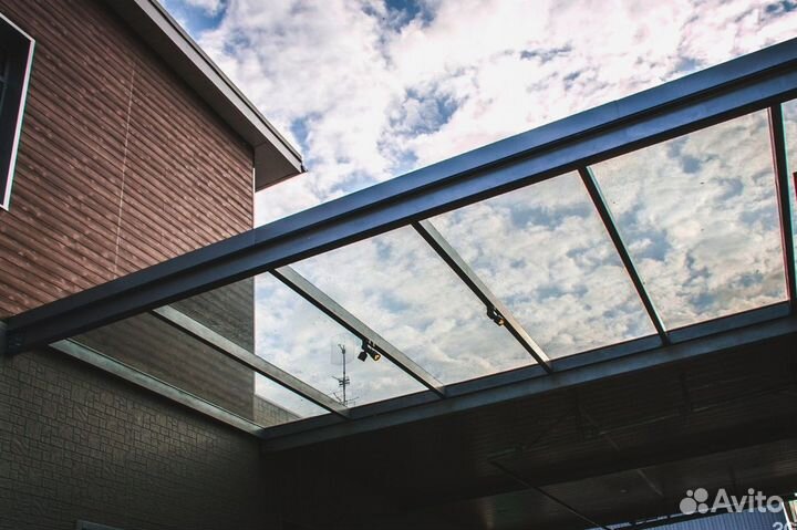 Стеклянный козырек