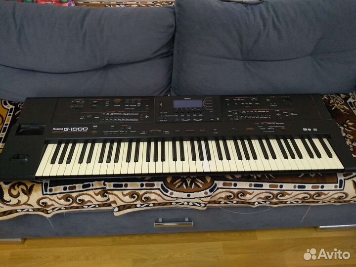 Синтезатор Roland g-1000