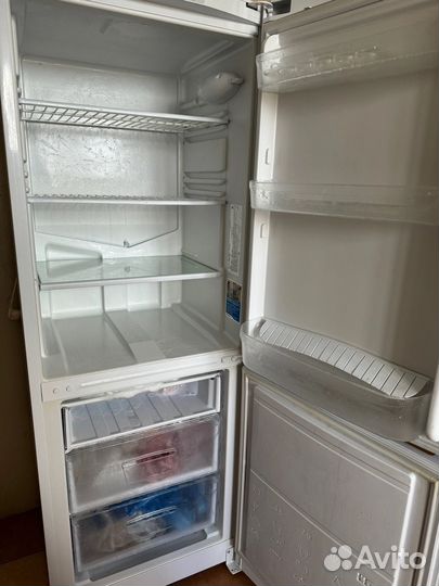 Холодильник indesit