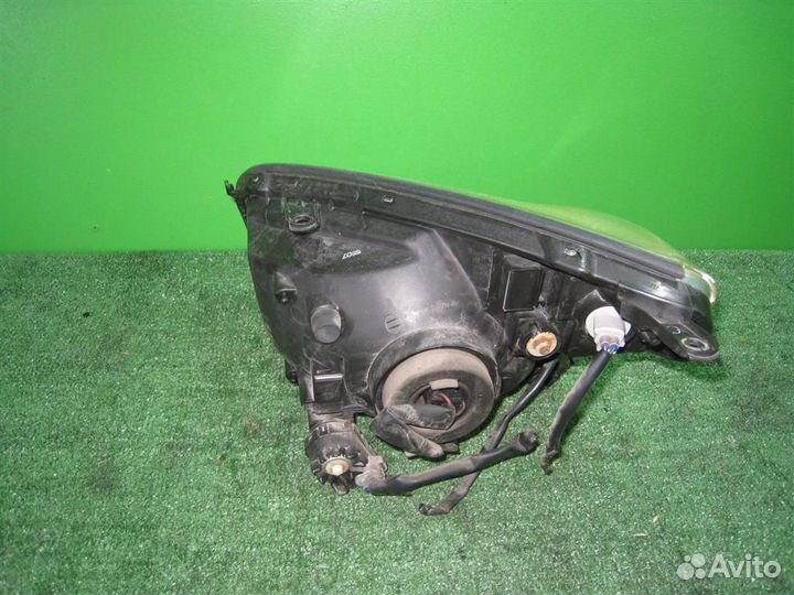 Фара правая Toyota RAV4 A2 2005