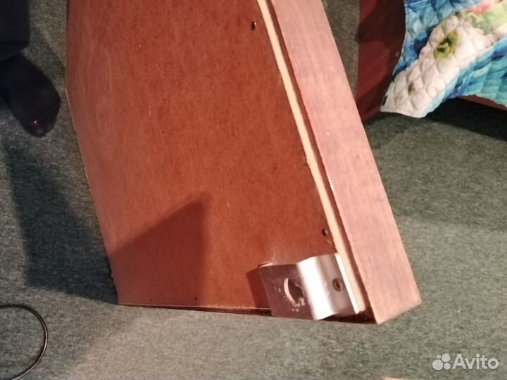 Продается зеркало настенное 50на80