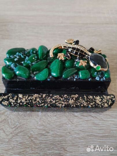 Подставка для телефона из эпоксидной смолы