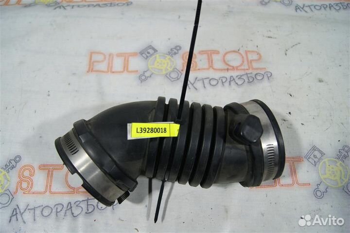 Патрубок воздушного фильтра Subaru Legacy (BH5) 1