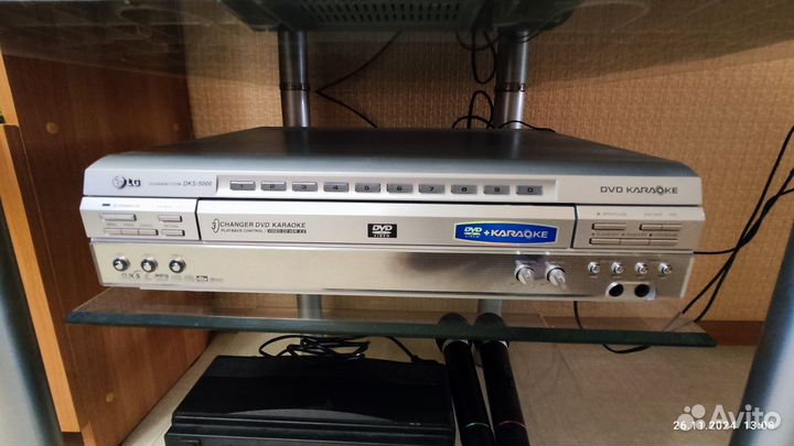 Телевизор, подставка стеклянная, DVD-Karaoke