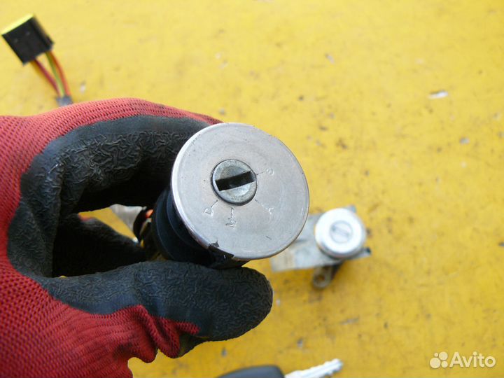 Комплект эбу+вставки замков Renault Logan 2013г