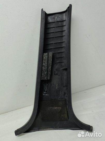 Обшивка стойки центральной правой левая Mitsubishi