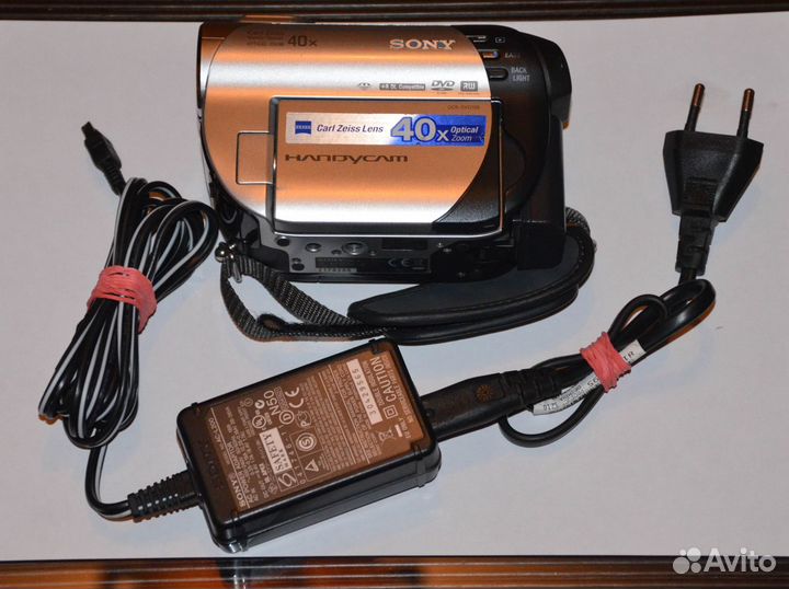 Видеокамера Sony Handycam DCR-DVD108