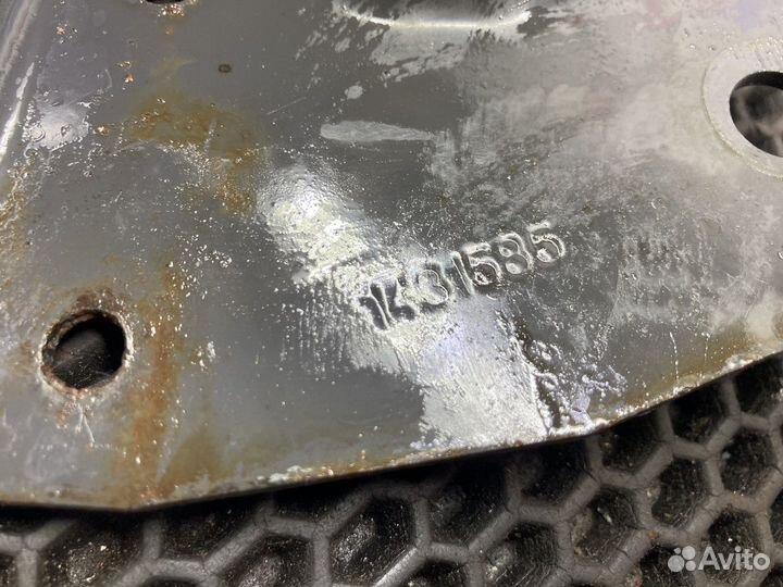 Кронштейн усилителя бампера правый Scania 5-series