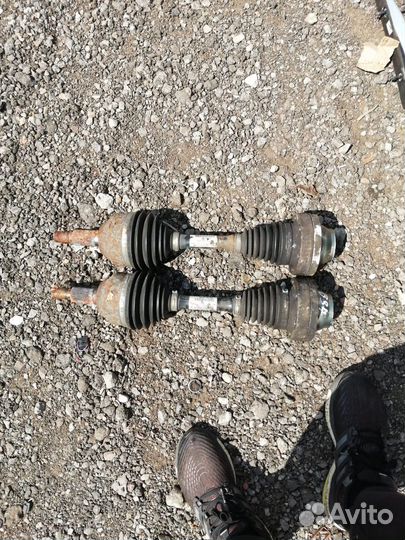 Привод передний полуось Audi Q7 4L VW Touareg