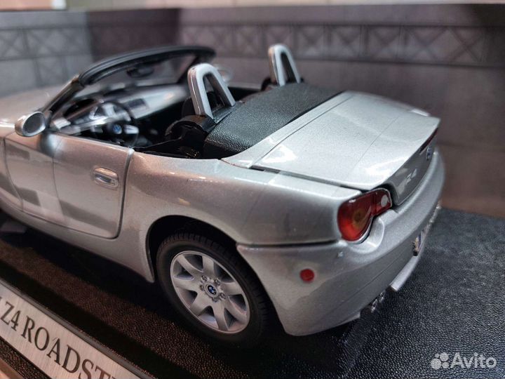 Модель BMW Z4 Roadster 1:18