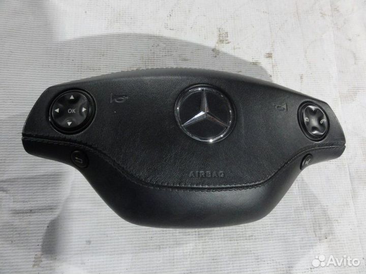 Подушка безопасности в рулевое колесо