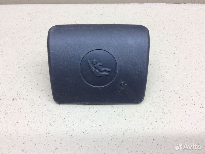 Крышка крепления ремня безопасности Suzuki Sx4