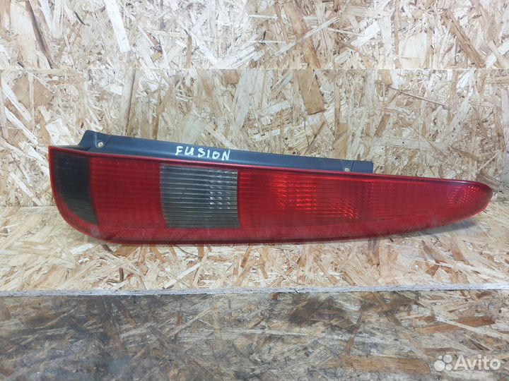 Фонарь задний правый Ford Fusion 2002-2012