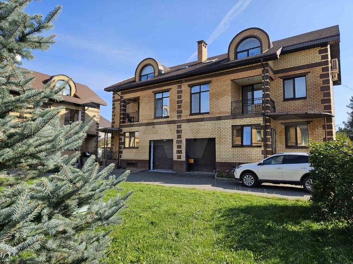 Дом 302 м² на участке 2 сот.