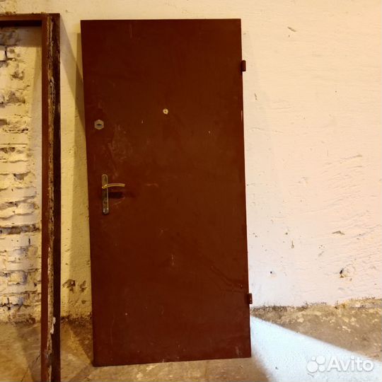 Дверь входная металлическая