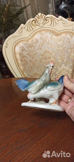 Фарфор петух с курочкой