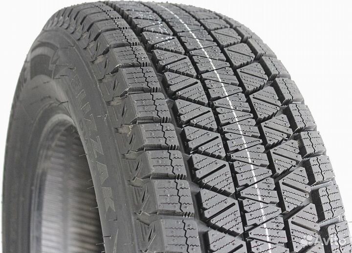 Bridgestone Blizzak DM-V3 205/70 R15 96S